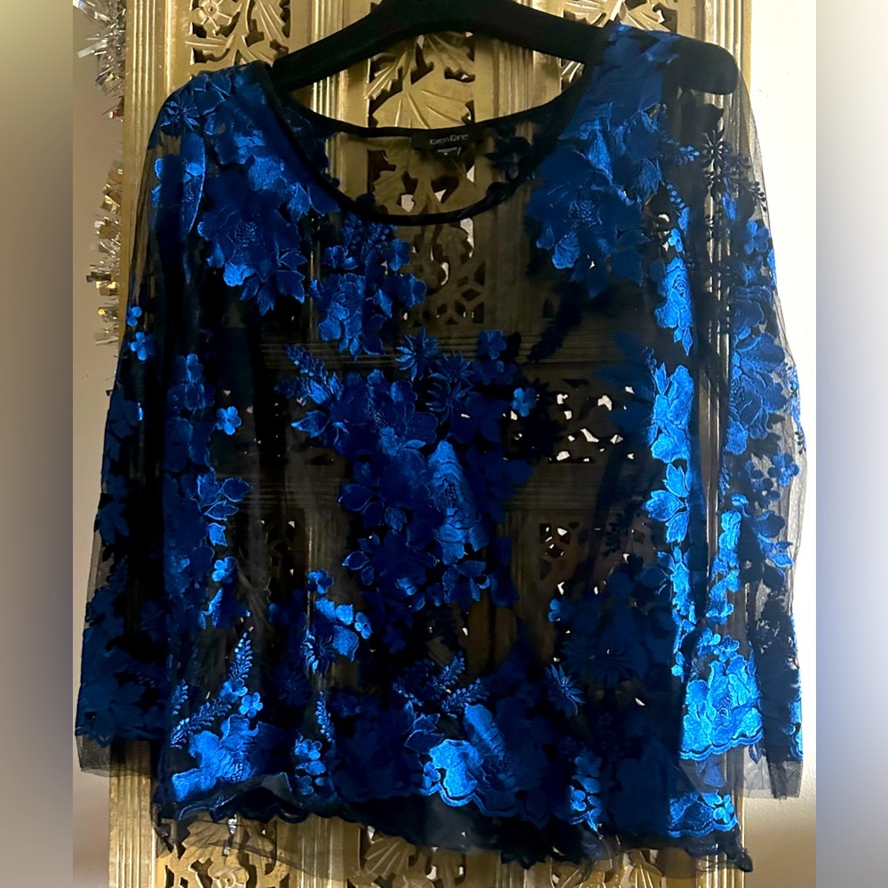 Karen Kane Blue Embroidered Lace Sheer Overlay Blouse small royal blue black